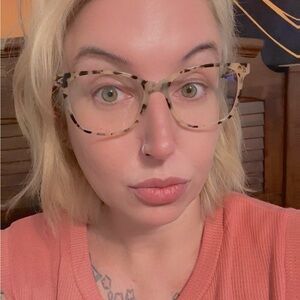 Meet your Posher, Celina